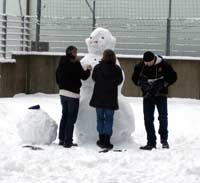 wer hat den schnsten Schneemann? 